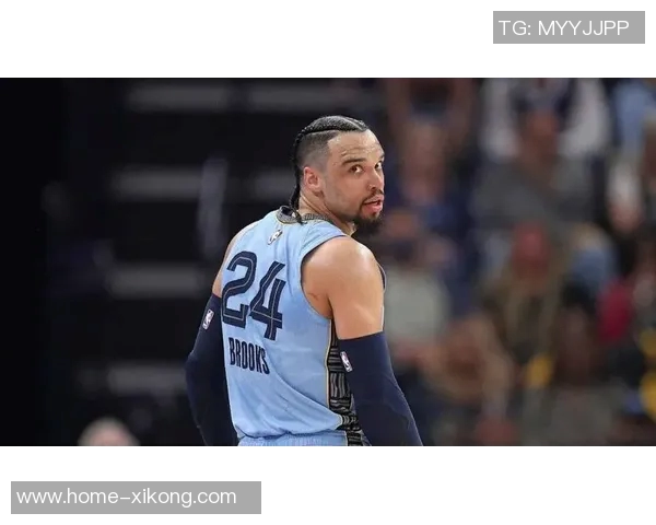 狄龙称全队信任布克队友进步速度超越灰熊火箭时期