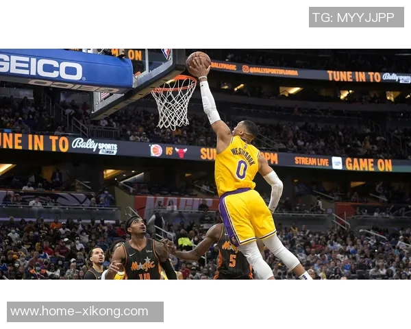 戈贝尔半场表现抢眼7投6中斩获12分7篮板1盖帽多次快攻扣篮展现实力